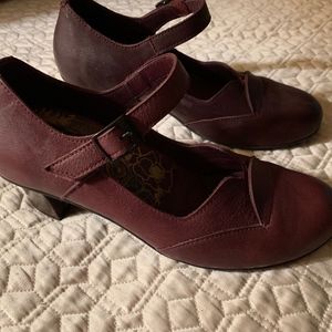 Brako burgundy pumps